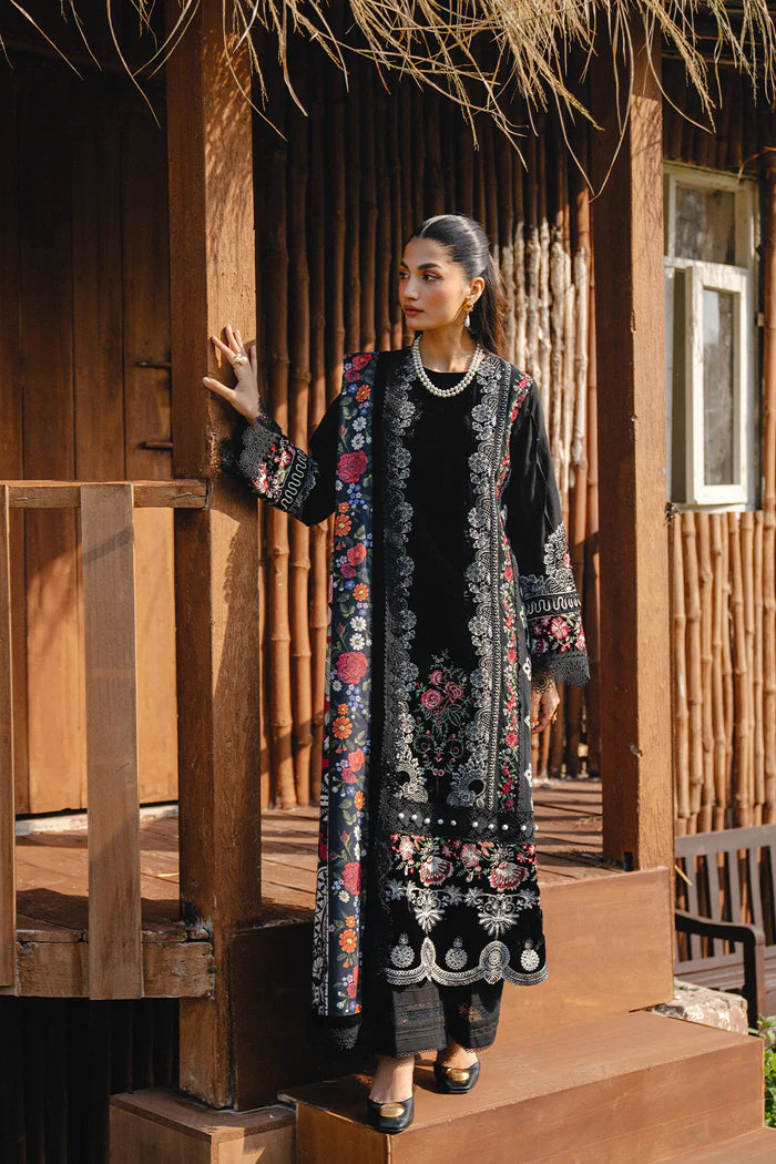 Saira Rizwan Winter'24 REVNA-SRW24-08