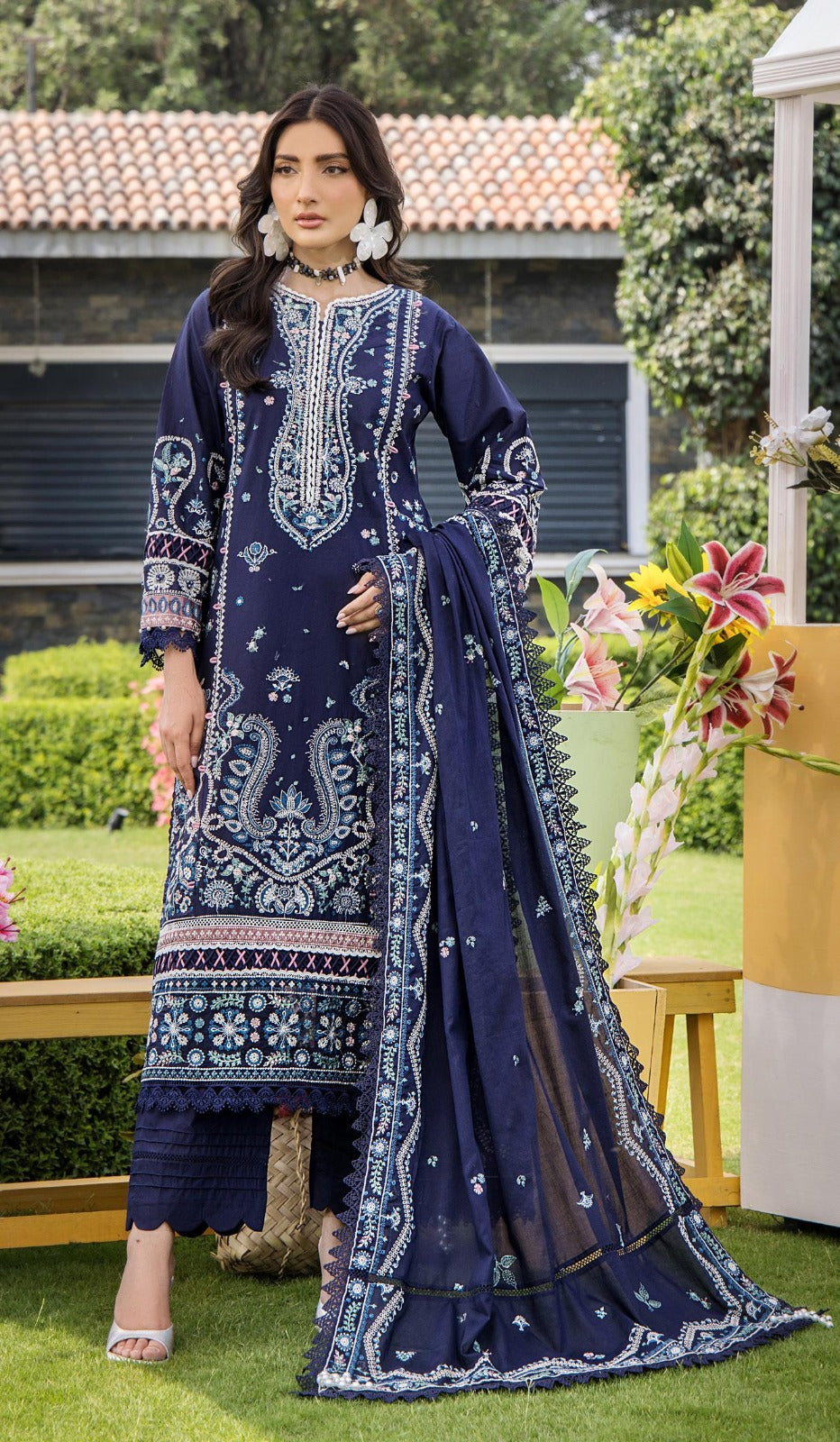 Eshaisha Luxury Lawn'25 Royal Blue Bloom