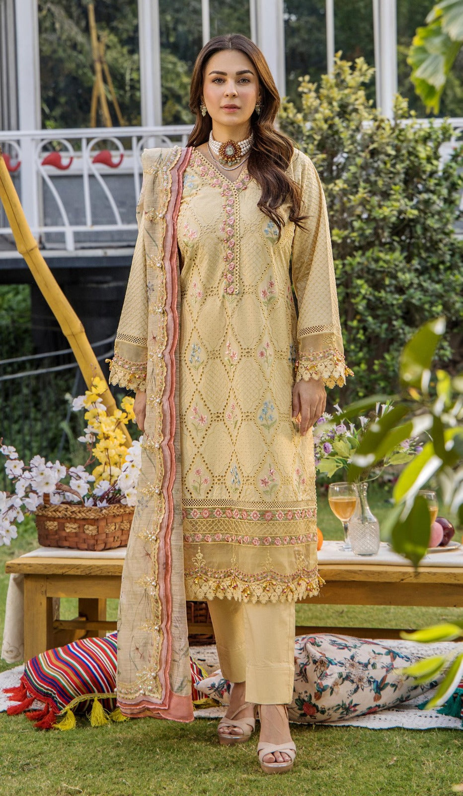 Eshaisha Luxury Lawn'25 Golden Petals