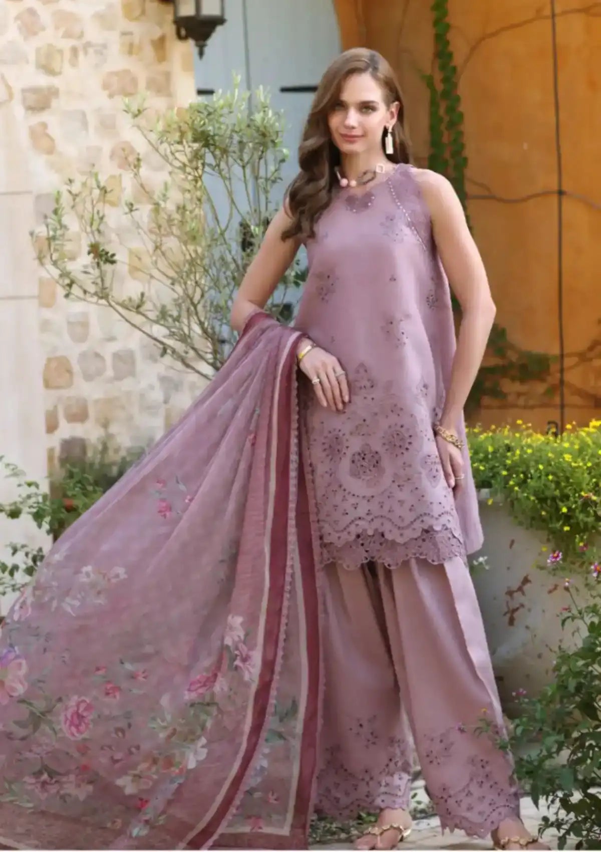 Noor By Saadia Asad Luxe Chikankari'25 D-8A