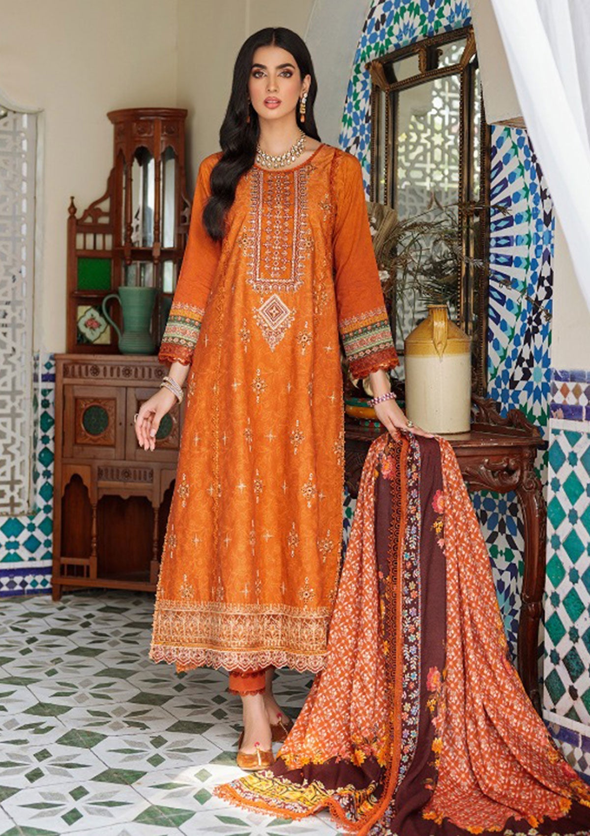 Noor By Sadia Asad Woolen Shawl'22 D-8A