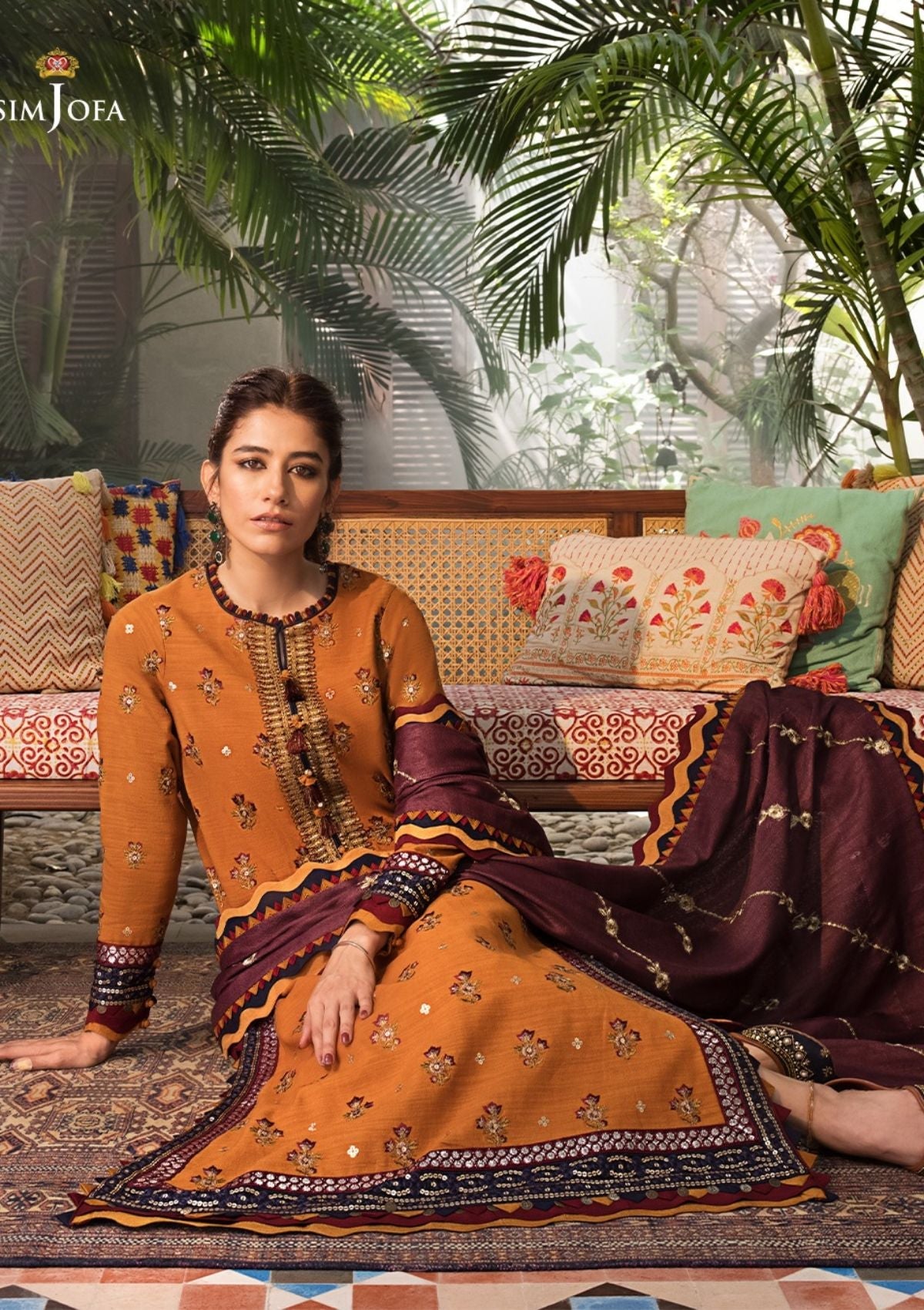 Asim Jofa The Syra Edit Kashmiri Shawl'22 AJK-01