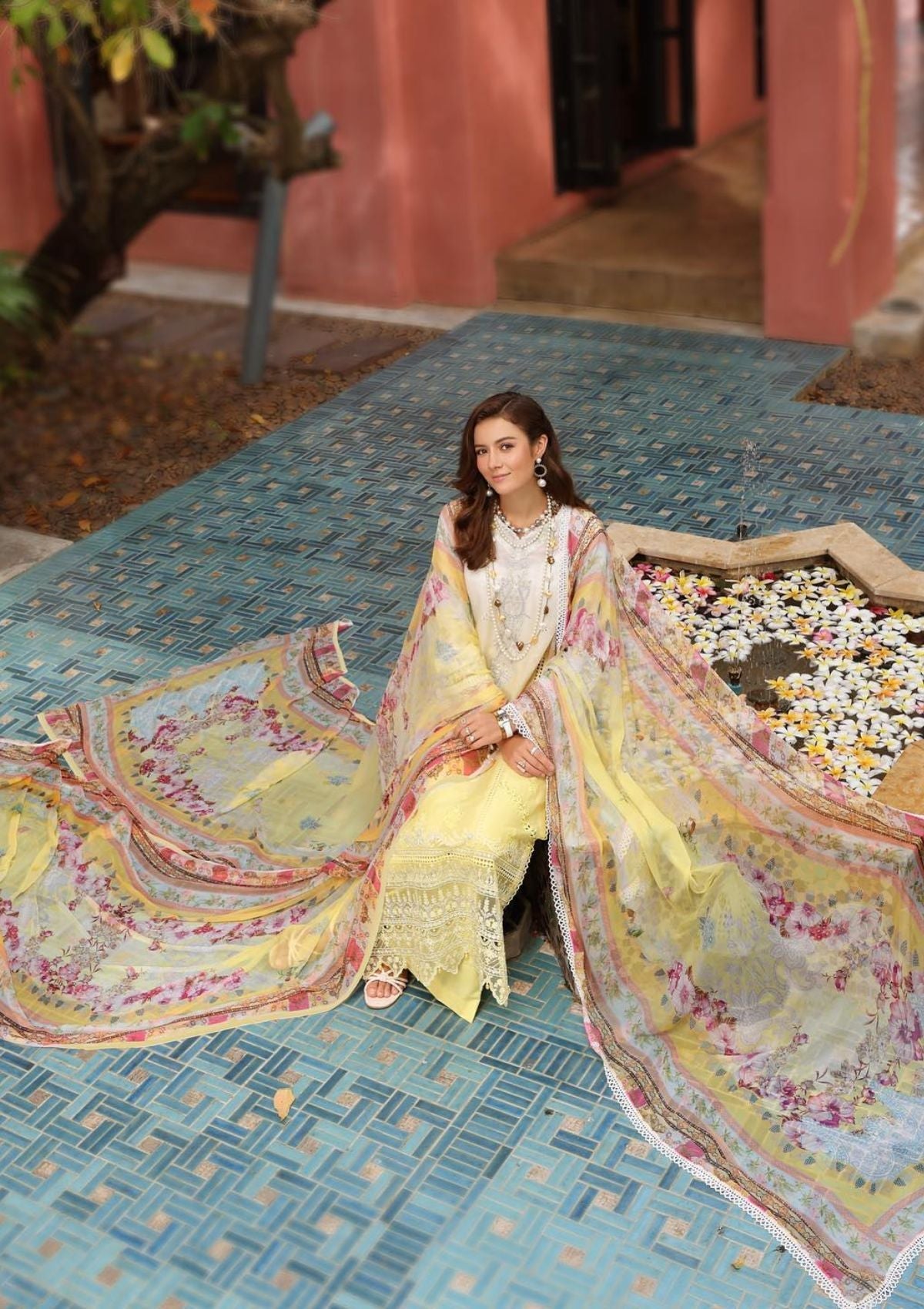 Noor by Saadia Asad Luxury'23 D-07A