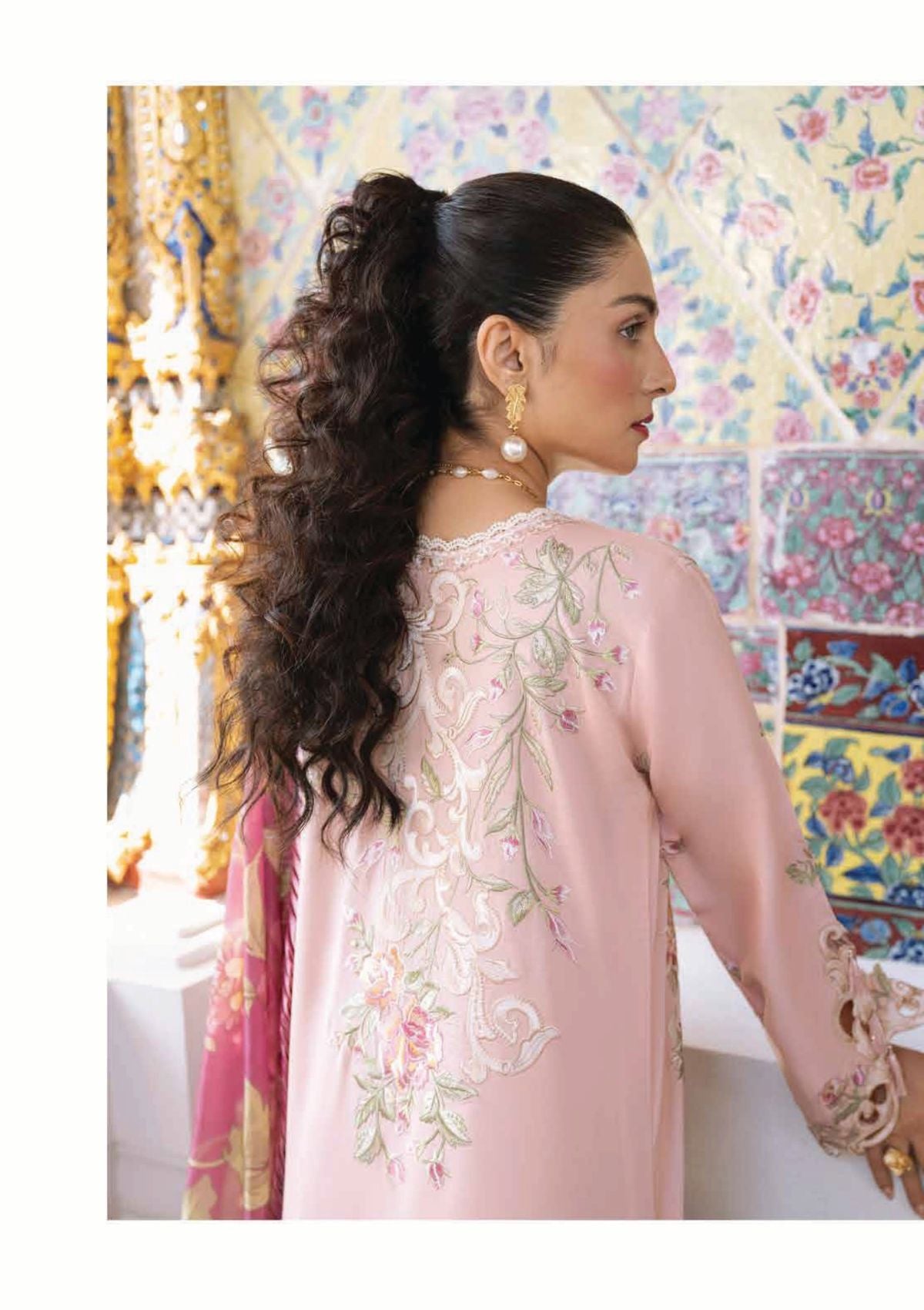 Mushq Luxury Lawana Lawn'23 D-05