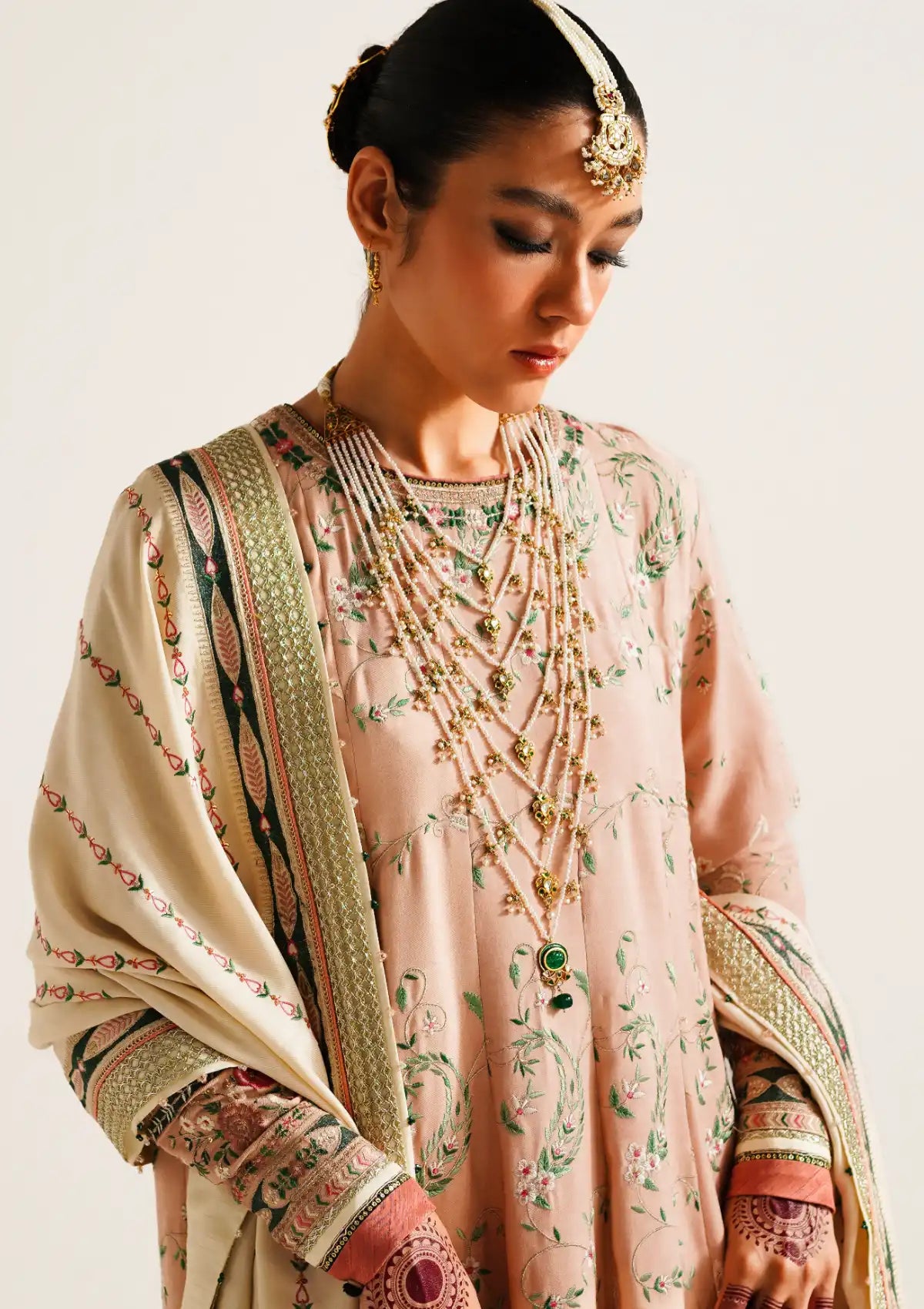 Zara Shahjahan Winter Shawl'23 D-02