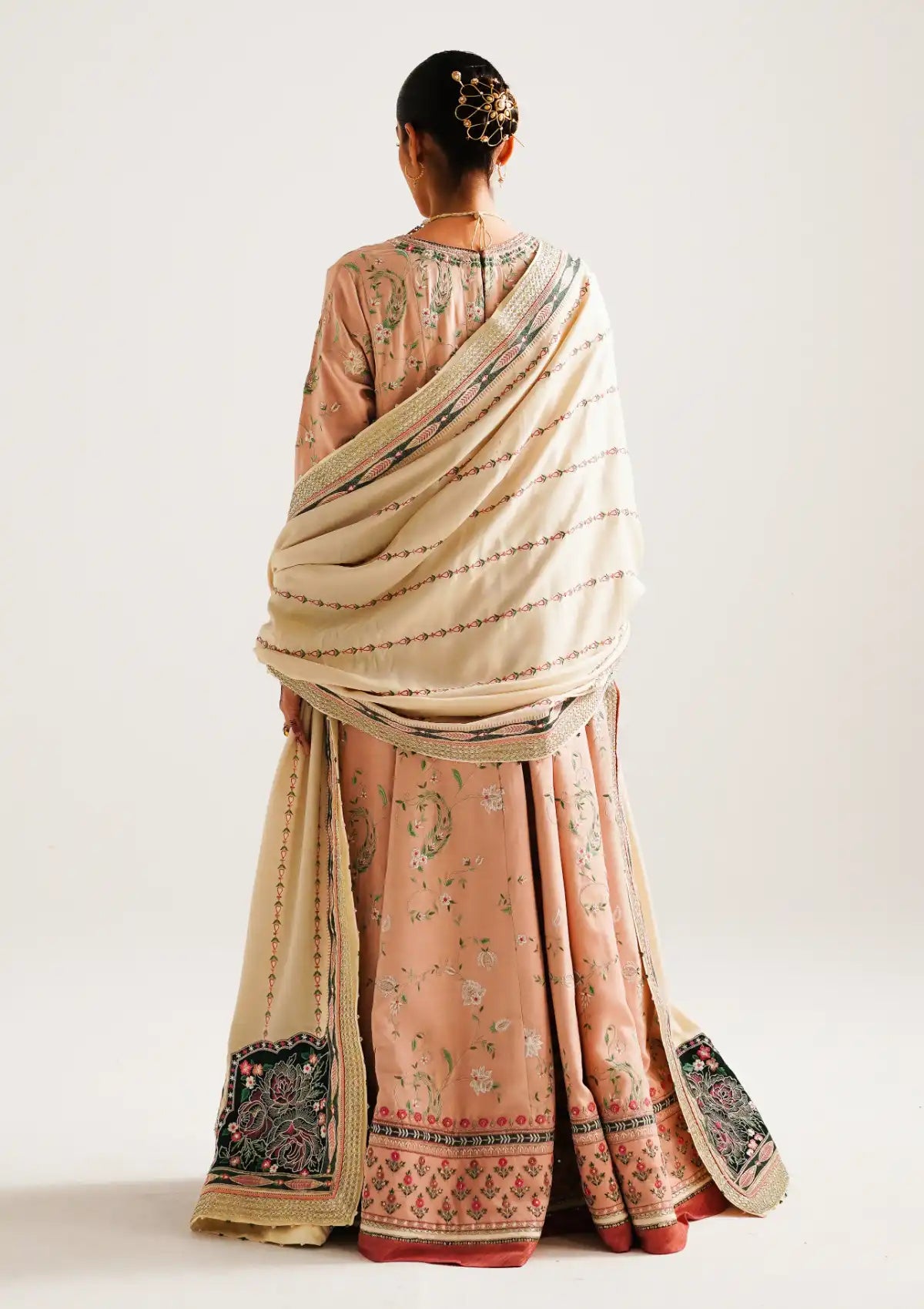 Zara Shahjahan Winter Shawl'23 D-02