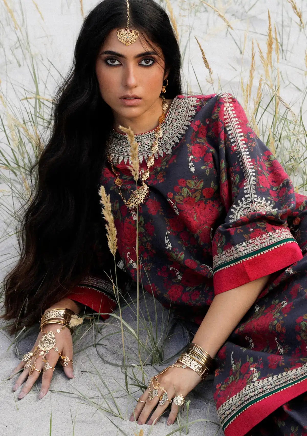 Zara Shahjahan Winter Shawl'23 D-03