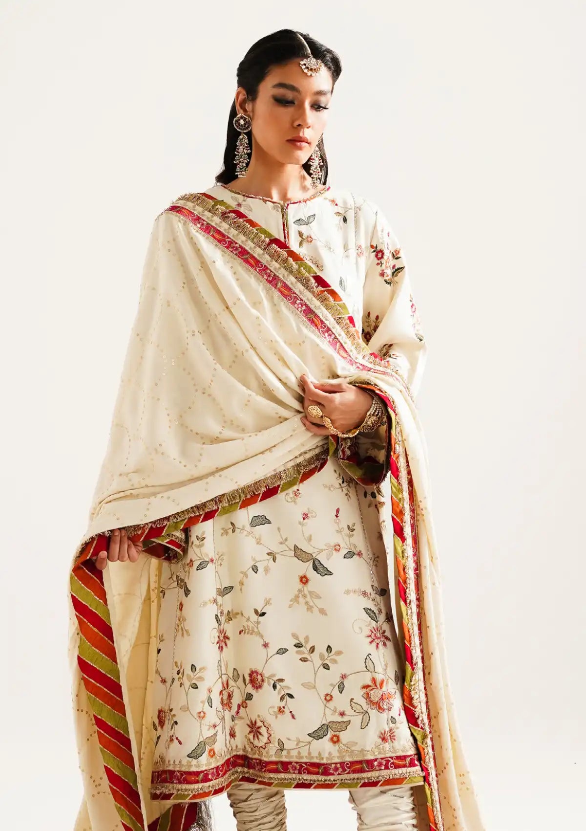 Zara Shahjahan Winter Shawl'23 D-05
