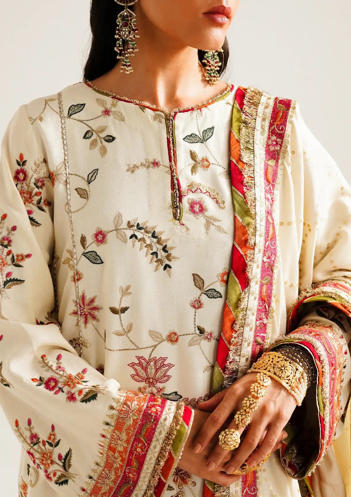 Zara Shahjahan Winter Shawl'23 D-05