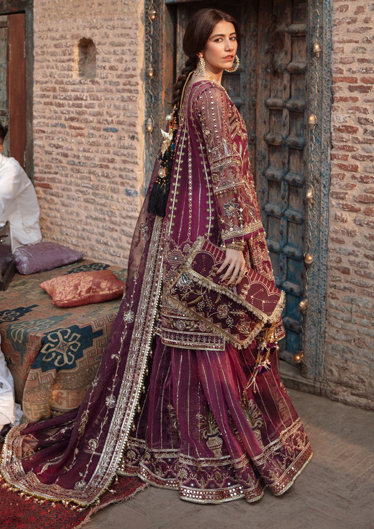 MOHSIN NAVEED RANJHA FORMALS ZWU22-15 (RESHMA JEE)