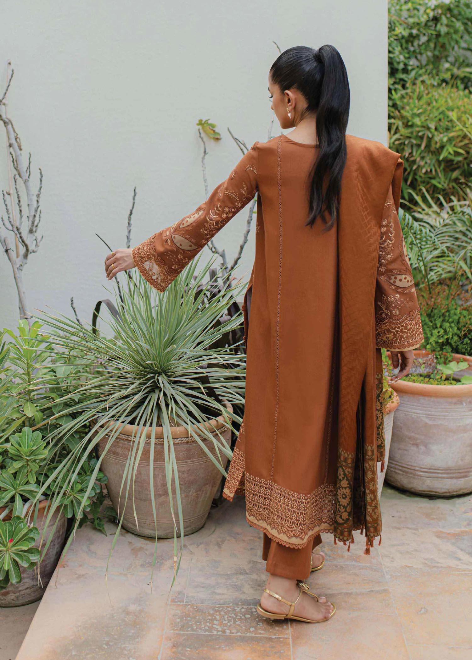 Qalamkar VL-06 Mehroze Q Line Winter Collection 2022 – Sara Clothes