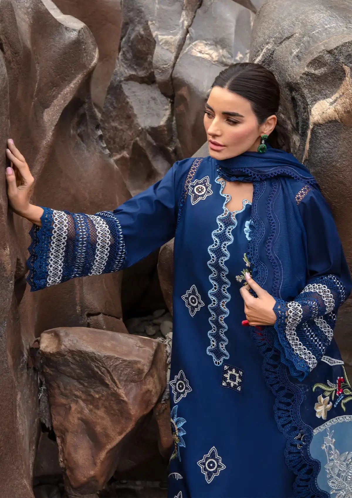 Crimson Luxury Lawn'24 D-04A-Into The Wild-Midnight Blue