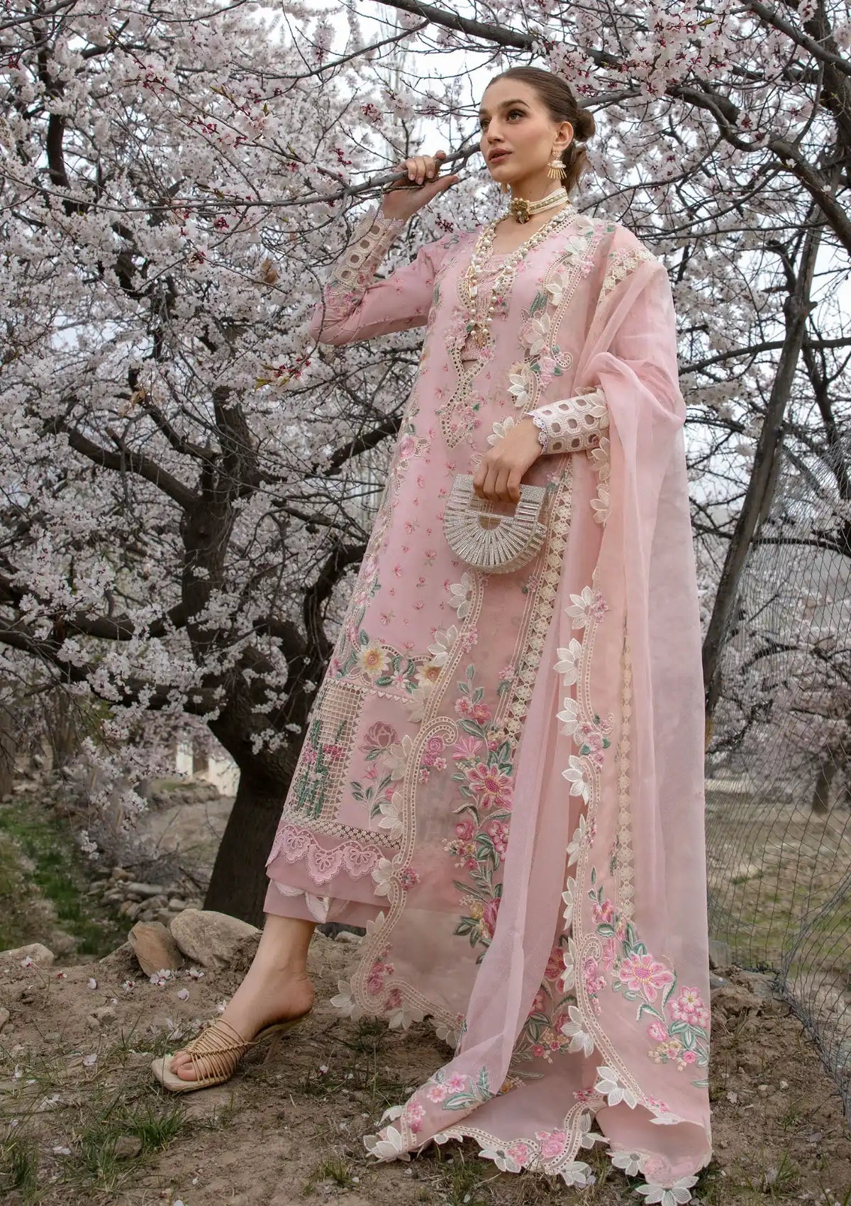 Crimson Luxury Lawn'24 D-05B-Believe In Her-Blush Pink