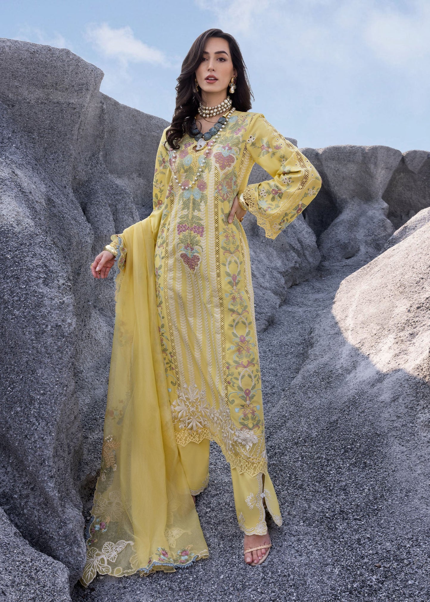 Saira Shakira Luxury Lawn'25 DILARA-B