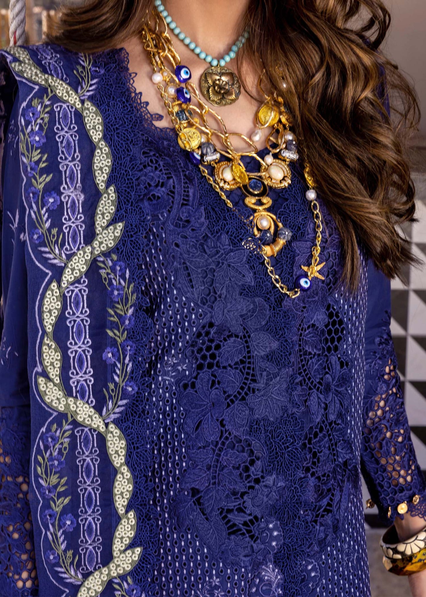 Saira Shakira Luxury Lawn'25 LEYLA-B