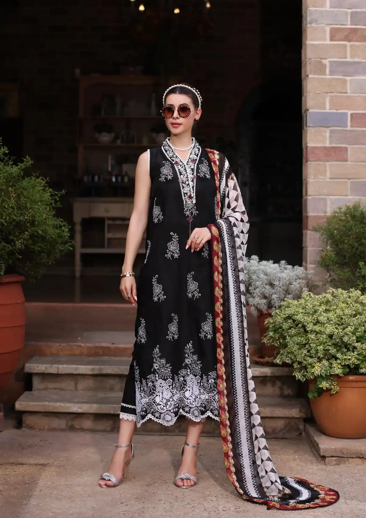 Noor by Saadia Asad Eid Luxe Printkari'24 D-06