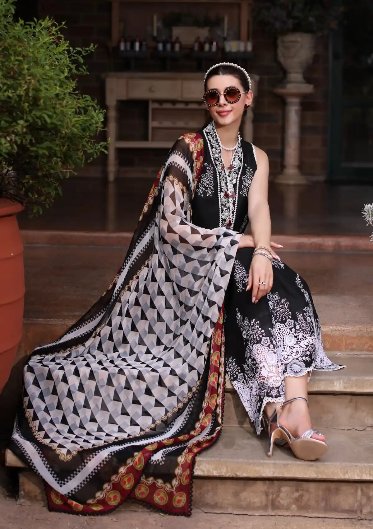 Noor by Saadia Asad Eid Luxe Printkari'24 D-06