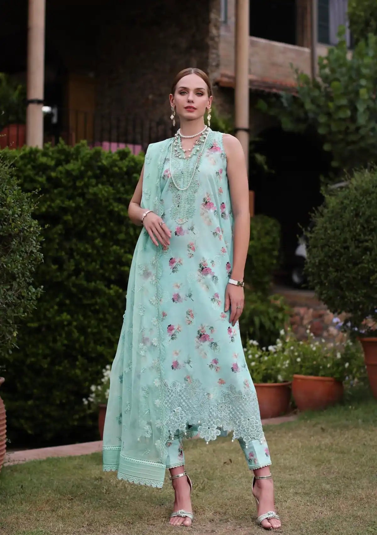 Noor by Saadia Asad Eid Luxe Printkari'24 D-05