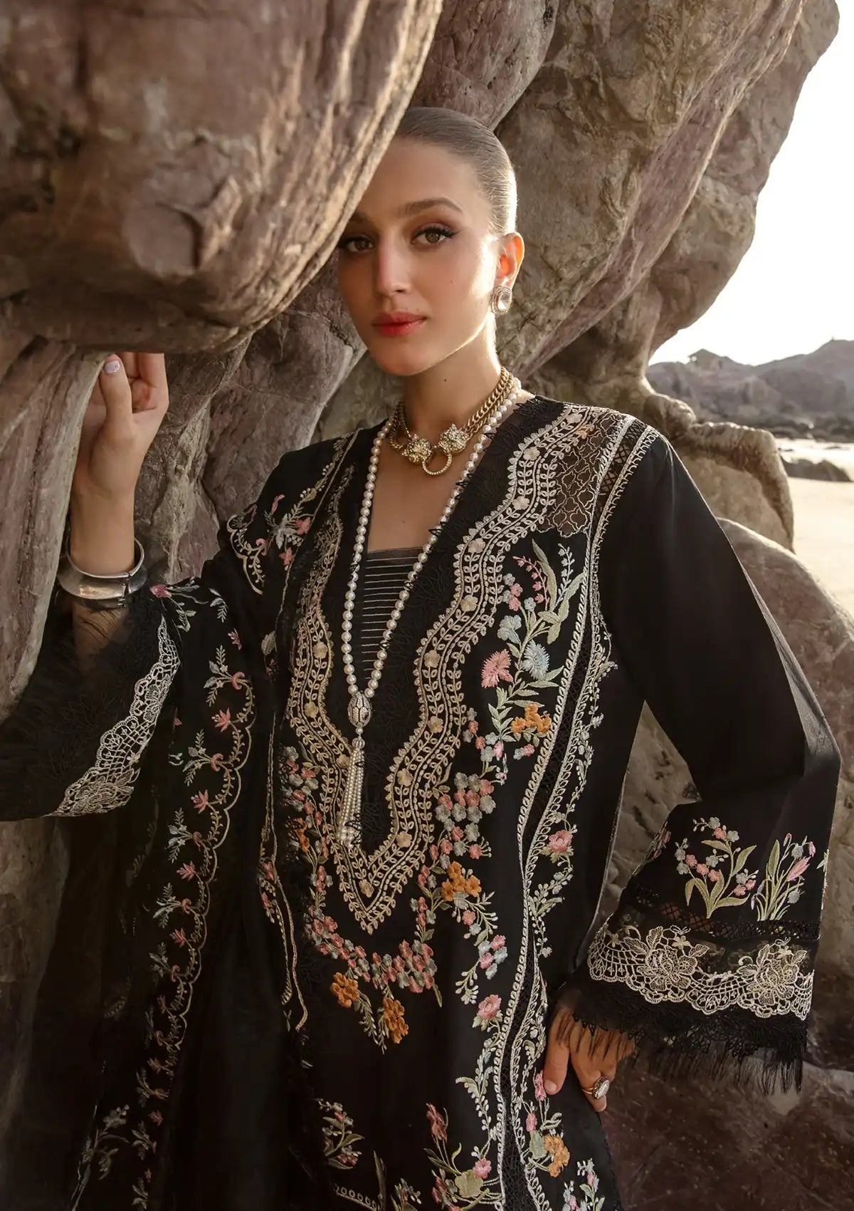 Saira Shakira By Crimson Lawn'24 Lolita-Onyx 1A - Mohsin Saeed Fabrics