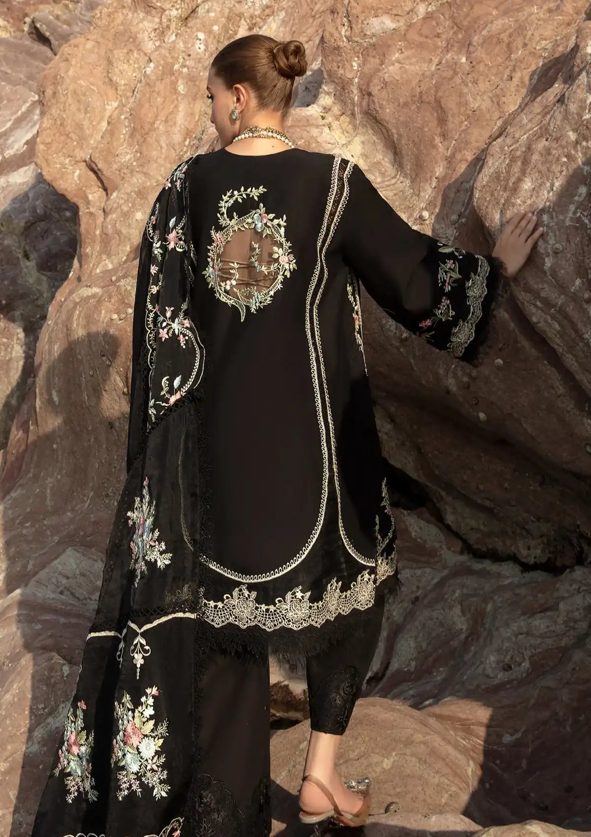 Saira Shakira By Crimson Lawn'24 Lolita-Onyx 1A - Mohsin Saeed Fabrics