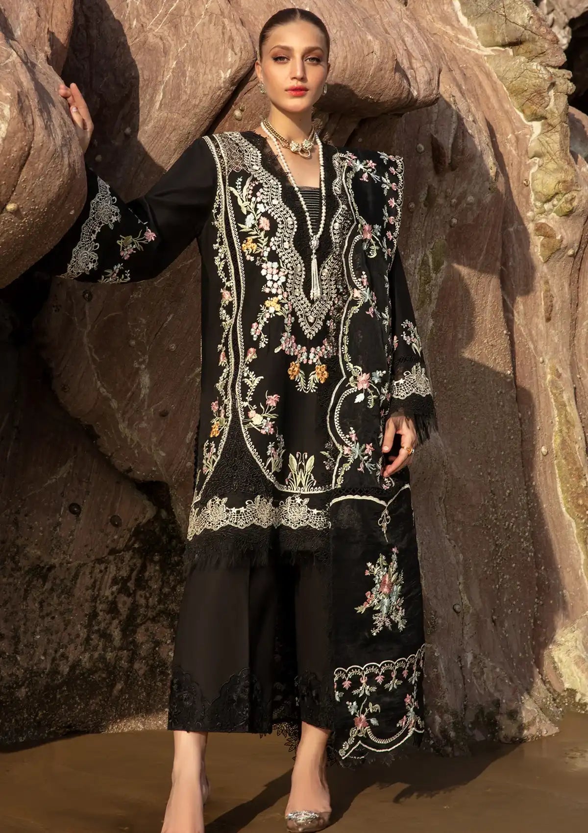 Saira Shakira By Crimson Lawn'24 Lolita-Onyx 1A - Mohsin Saeed Fabrics