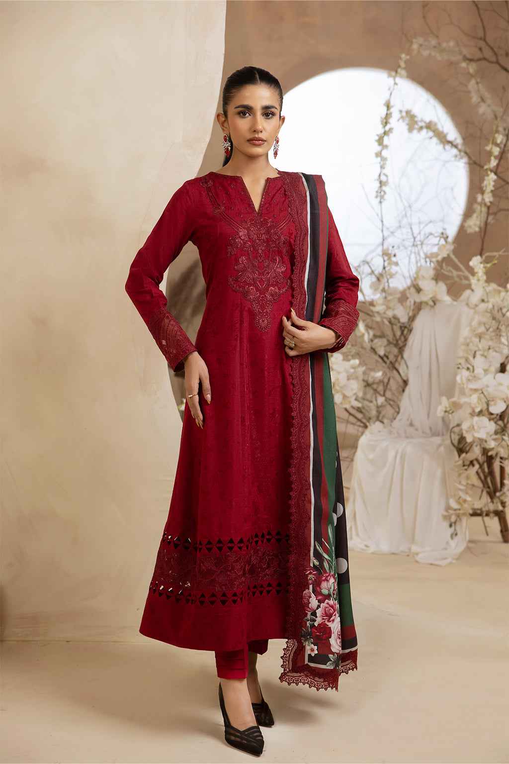 Iznik Winter'23 Unstitched ILW-01 Fiorella