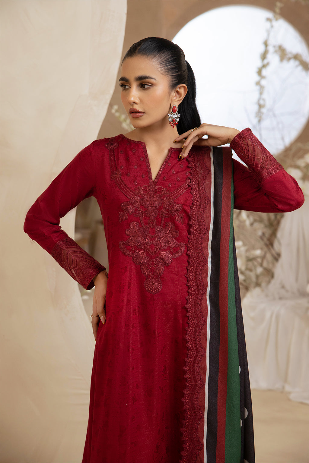 Iznik Winter'23 Unstitched ILW-01 Fiorella