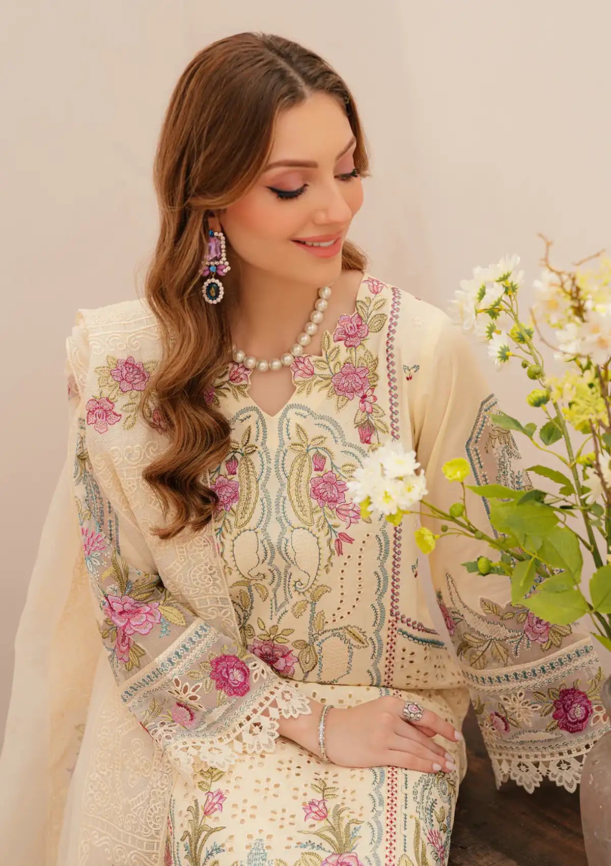 Mahnur Allenura Luxury Lawn'24 AMOUR - Mohsin Saeed Fabrics