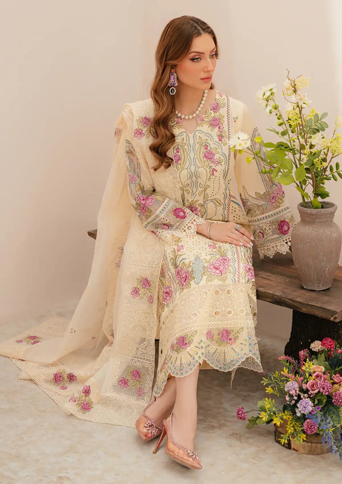 Mahnur Allenura Luxury Lawn'24 AMOUR - Mohsin Saeed Fabrics