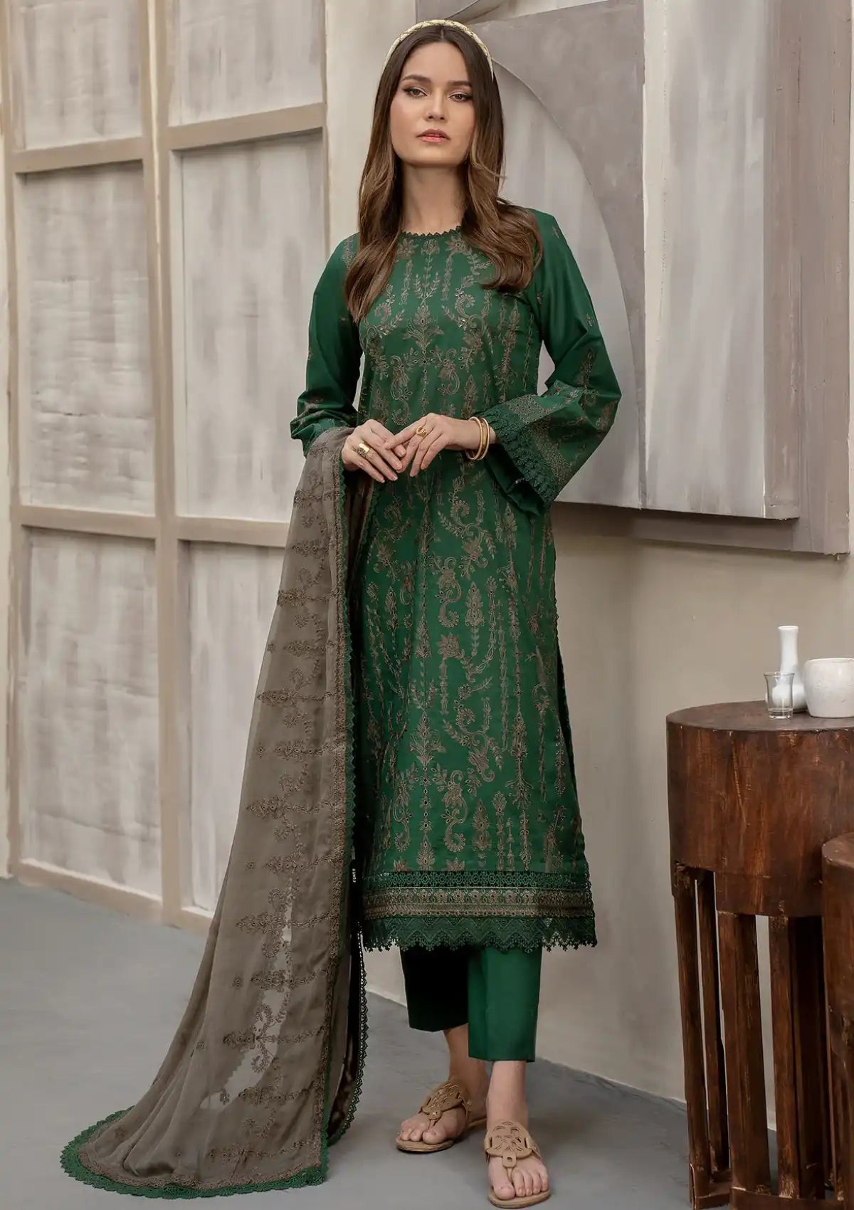 Zarif Festive Lawn'24 ZFL-06-LIVIA - Mohsin Saeed Fabrics