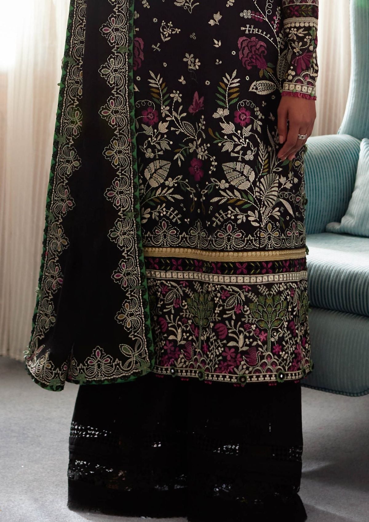 Elan Lawn'24 QISTINA  (EL-03 B)