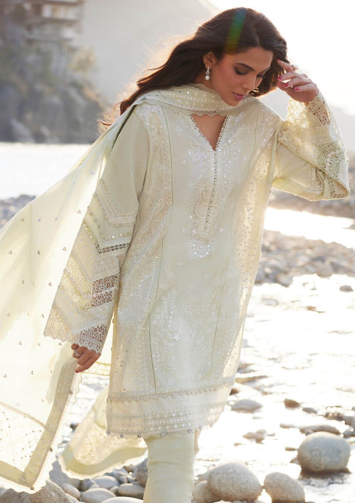 Elan Lawn'24 ZEINA (EL-12 A)