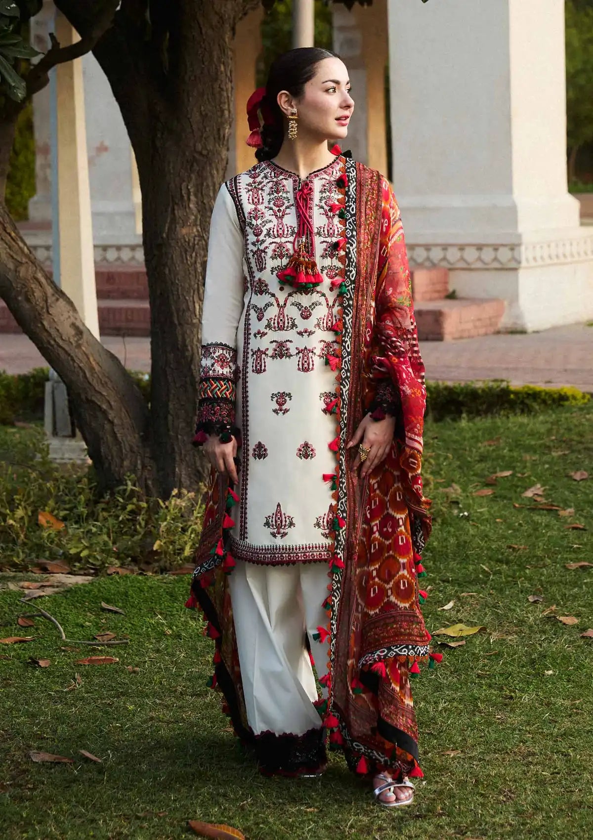 Hussain Rehar SS Lawn'24 D-05 FAWN