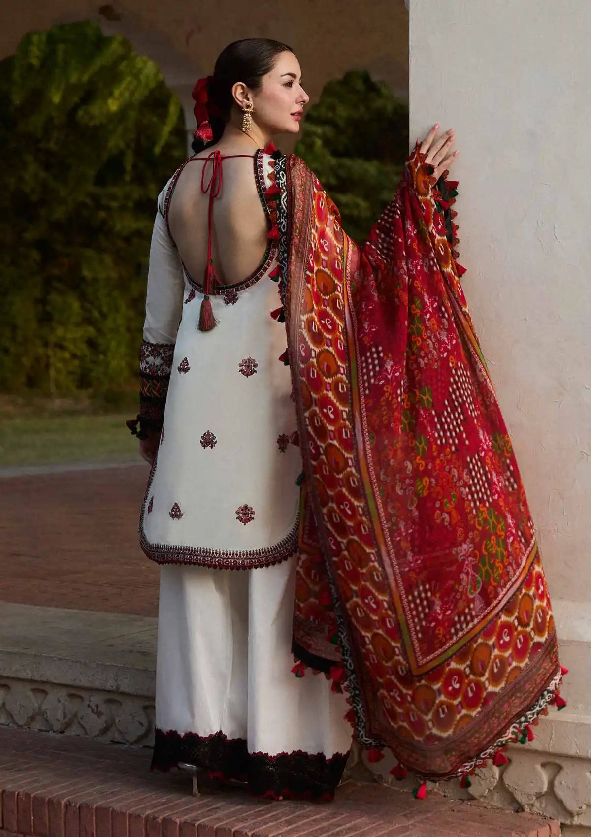 Hussain Rehar SS Lawn'24 D-05 FAWN