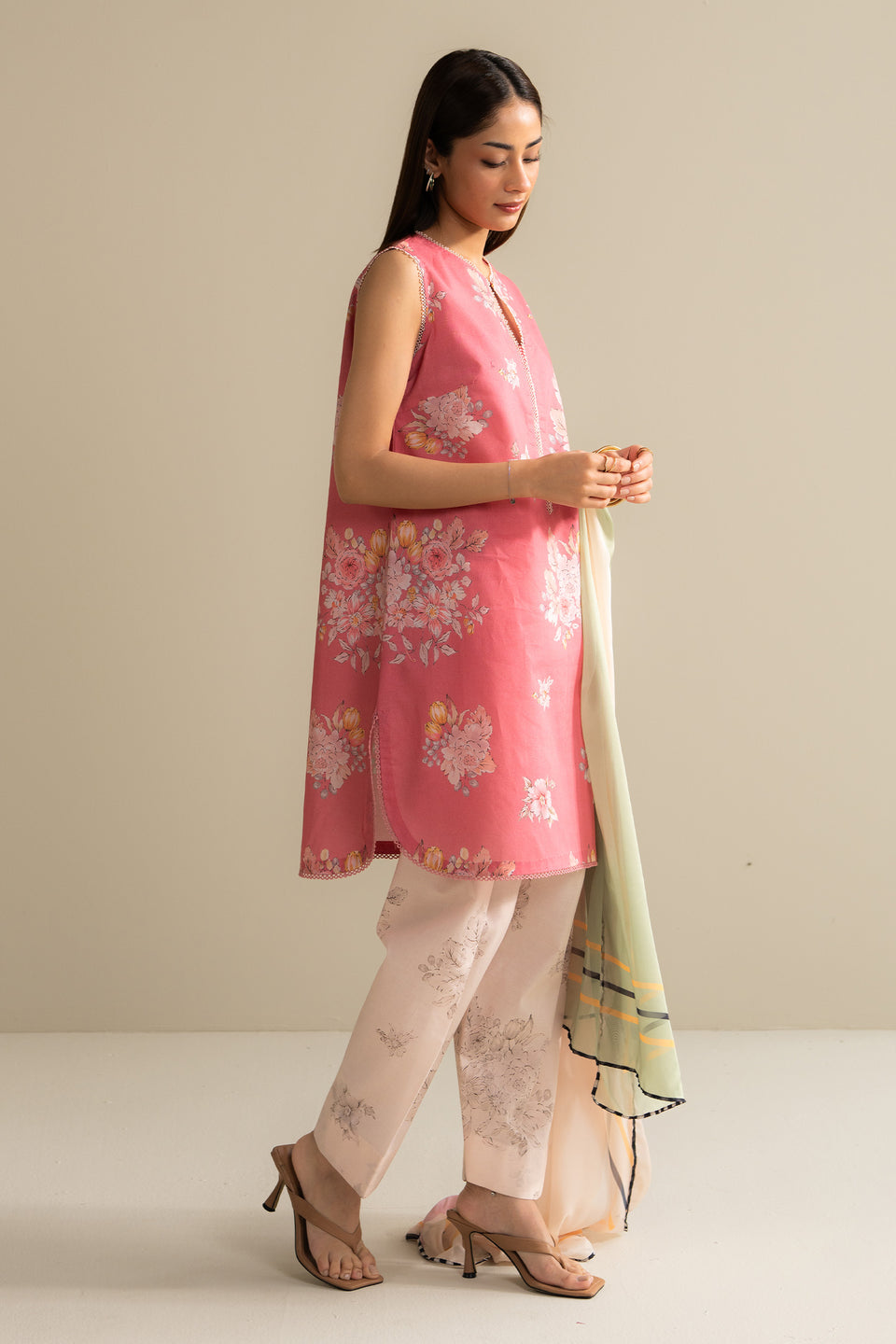 Cocobyzarashahjahan

Ovela-1A