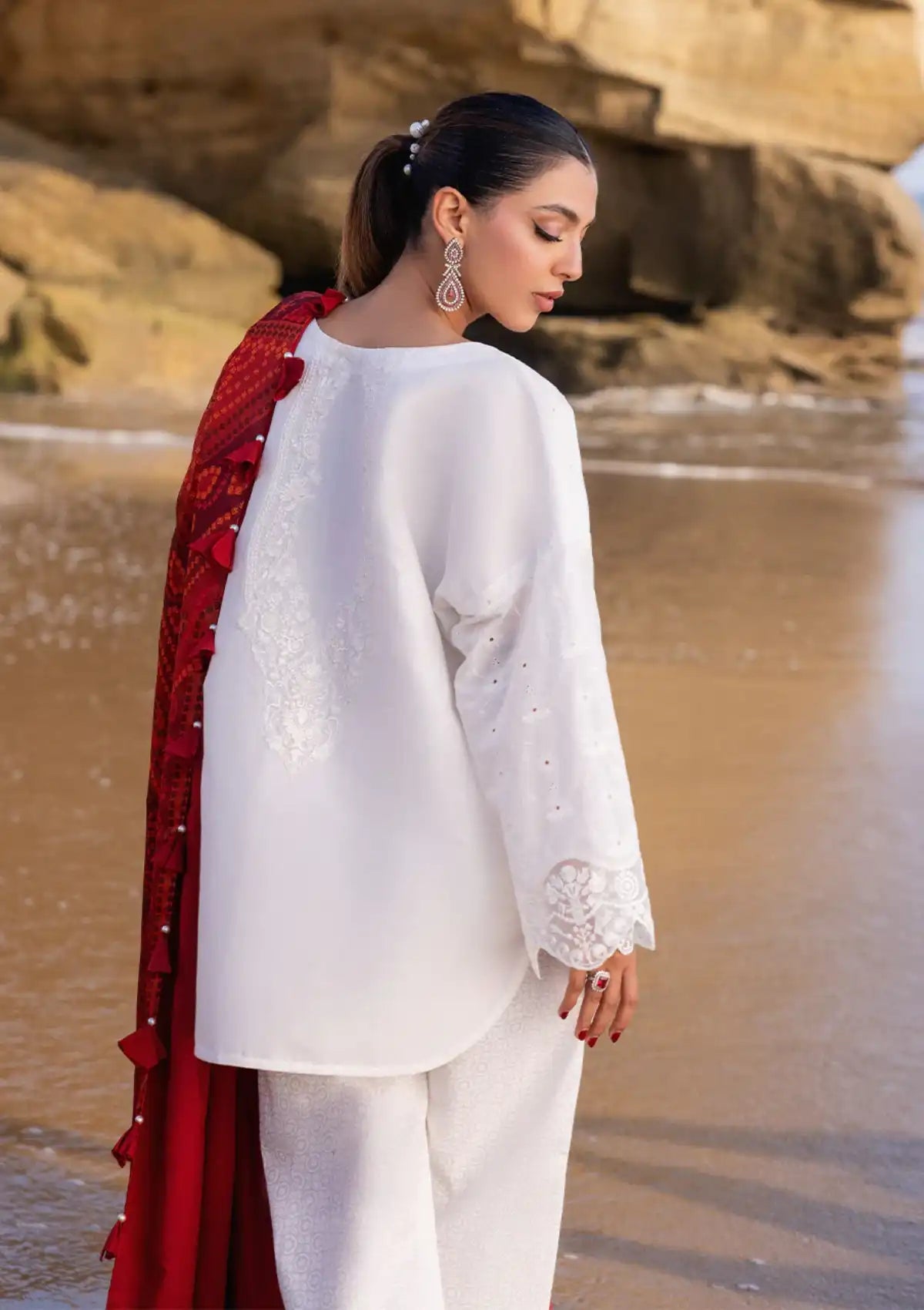 Zainab Chottani Luxury Chikankari'24 D-03A Chunari