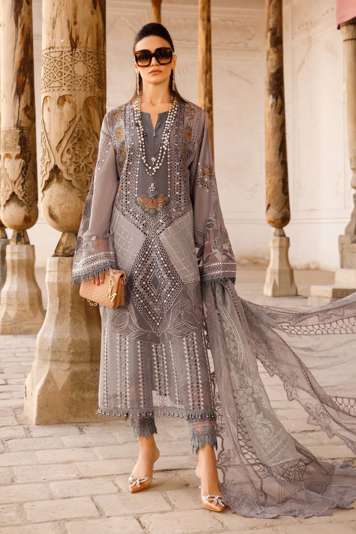 MARIA B LUXURY LAWN'23 D-1B