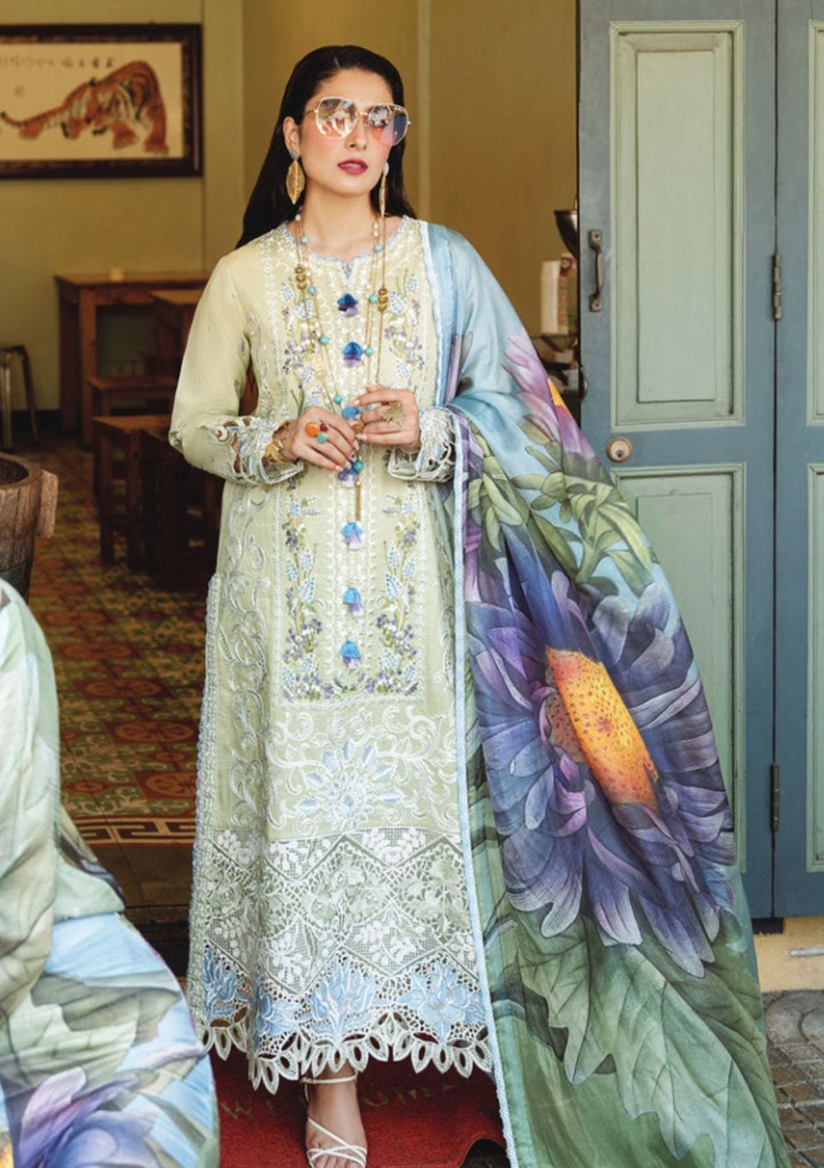 Mushq Luxury Lawana Lawn'23 D-04