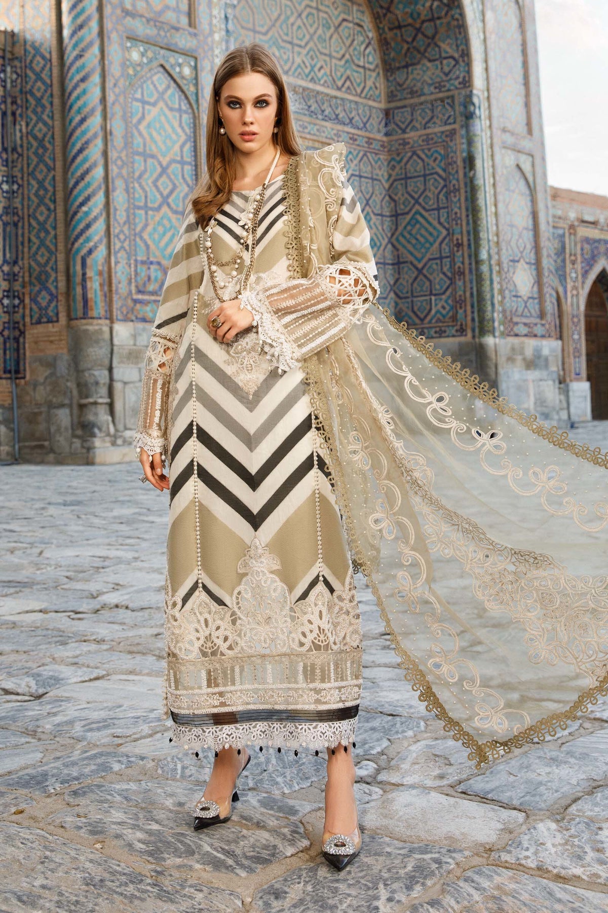 MARIA B LUXURY LAWN'23 D-14A