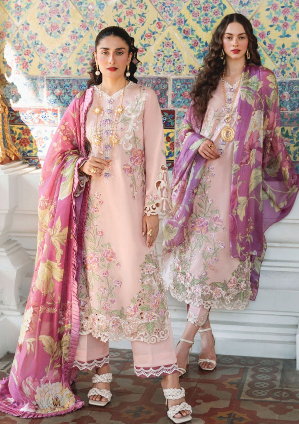 Mushq Luxury Lawana Lawn'23 D-05