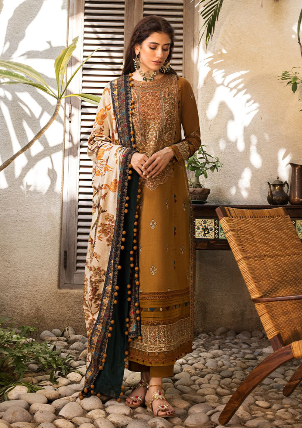 Asim Jofa The Syra Edit Kashmiri Shawl'22 AJK-07
