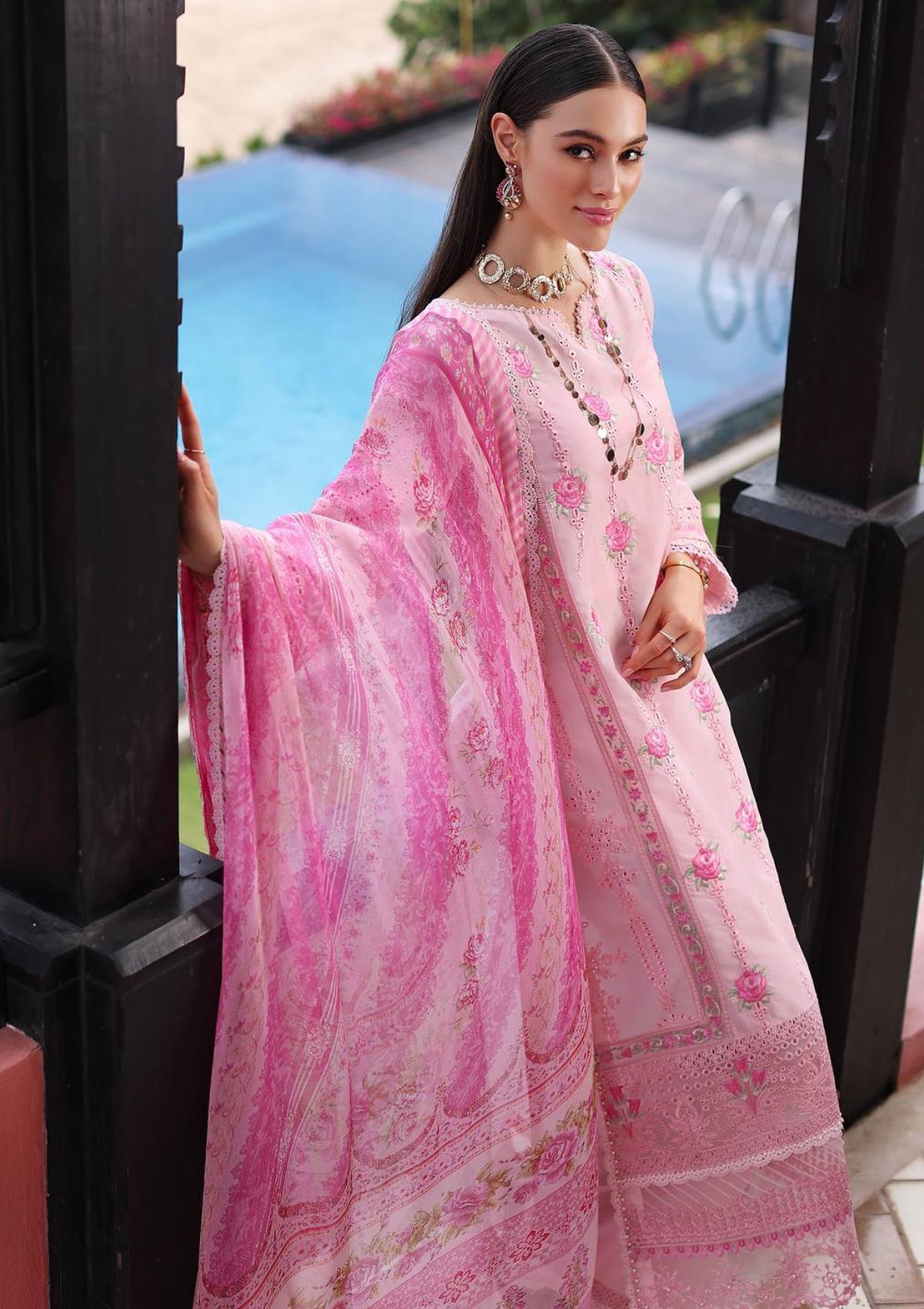 Noor by Saadia Asad Luxury'23 D-04A