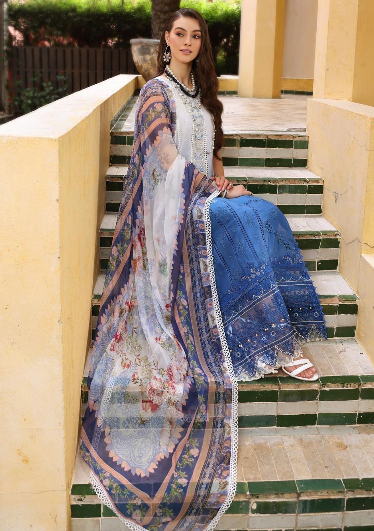 Noor by Saadia Asad Luxury'23 D-07B