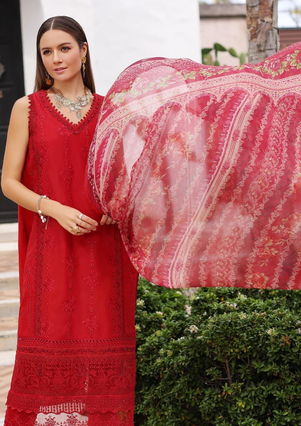 Noor by Saadia Asad Luxury'23 D-04B