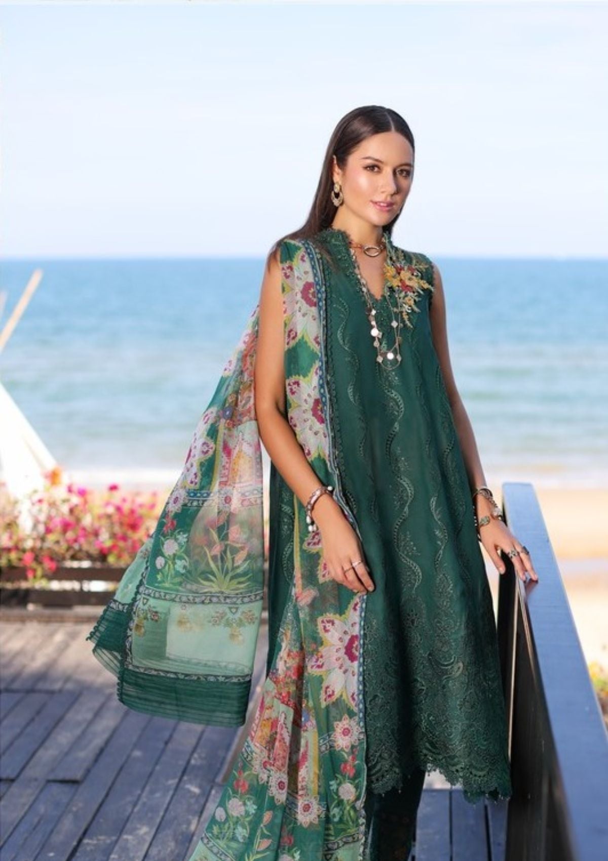 Noor by Saadia Asad Luxury'23 D-01B