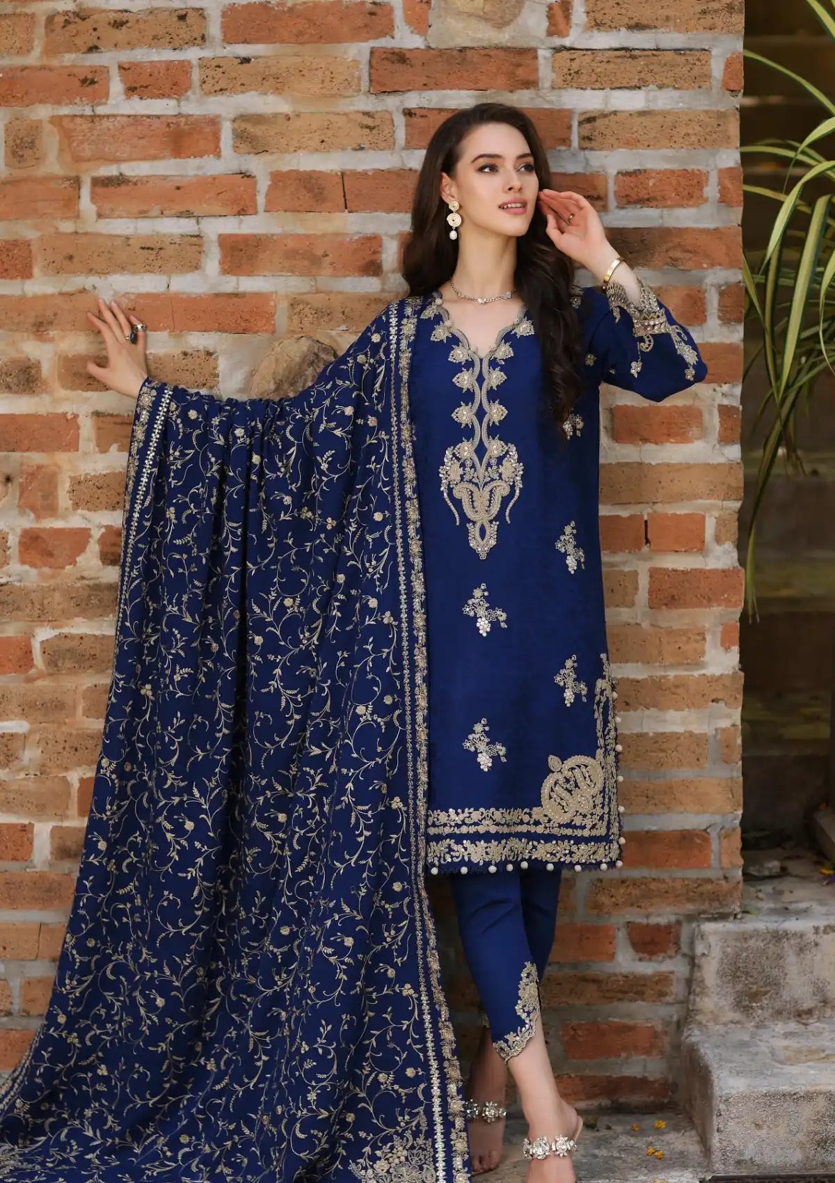 Noor By Saadia Asad Winter Shawl'23 NWS-10