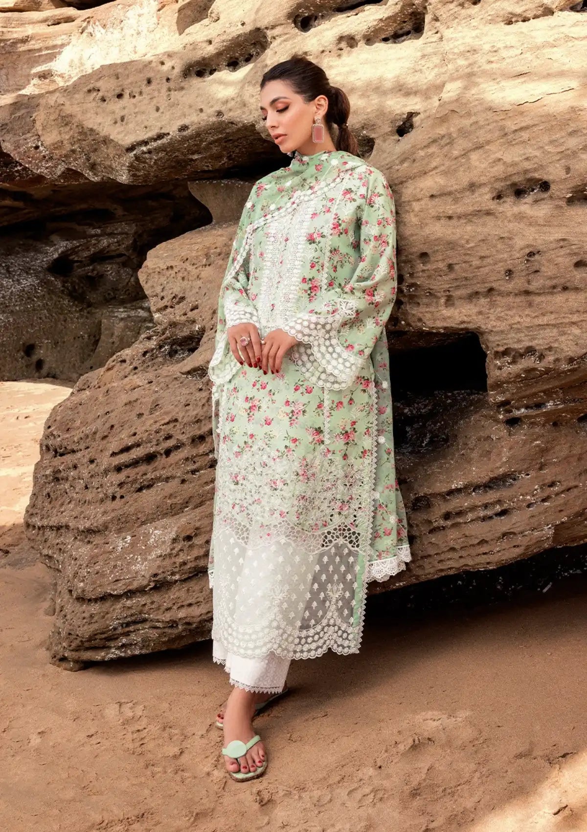 Zainab Chottani Luxury Chikankari'24 D-09A Esme