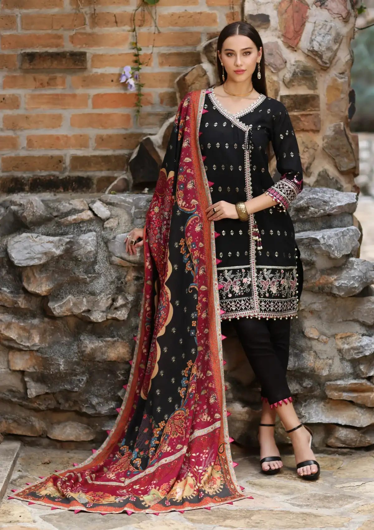 Noor By Saadia Asad Winter Shawl'23 NWS-09