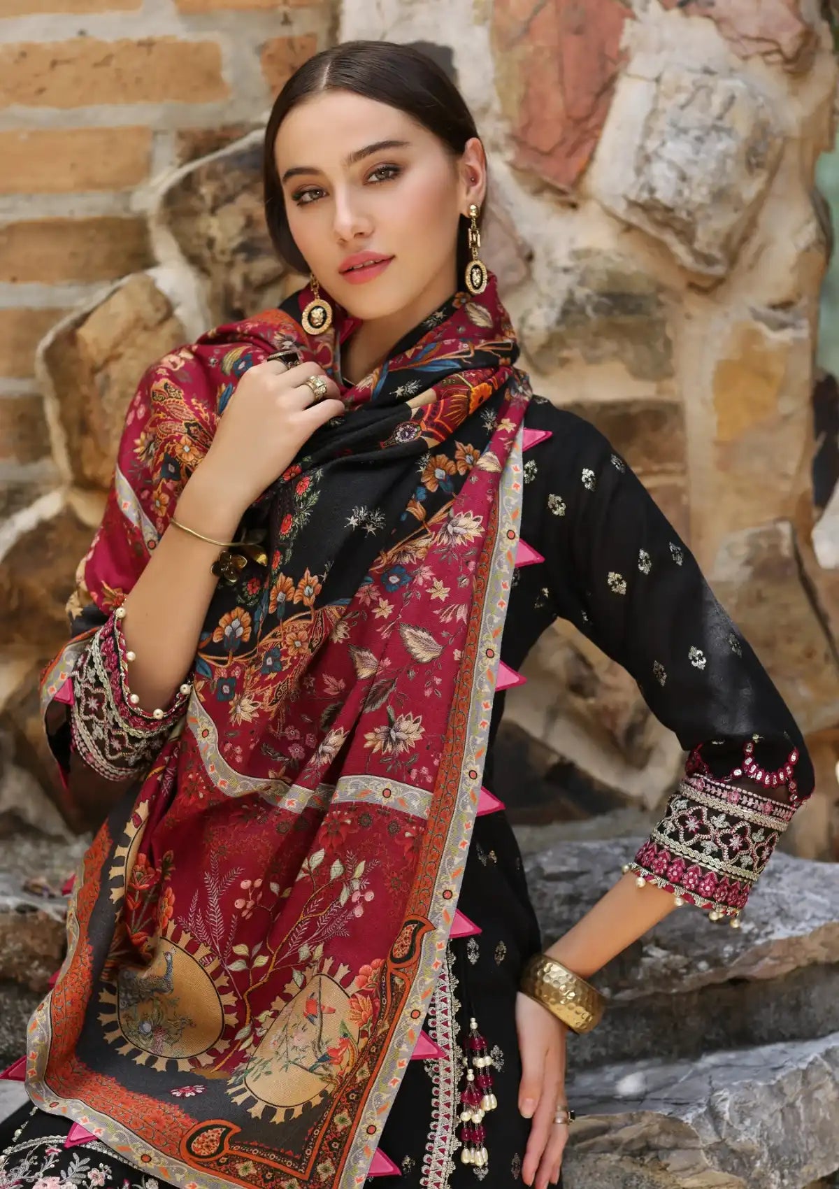 Noor By Saadia Asad Winter Shawl'23 NWS-09