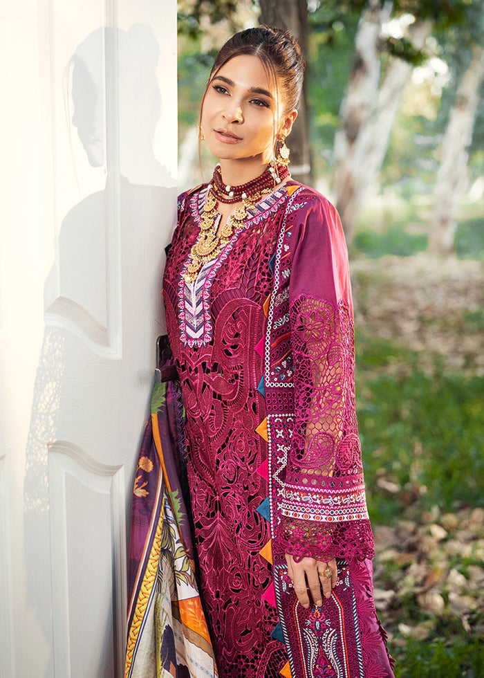 Maryam Hussain Eid Lawn'22 D-09